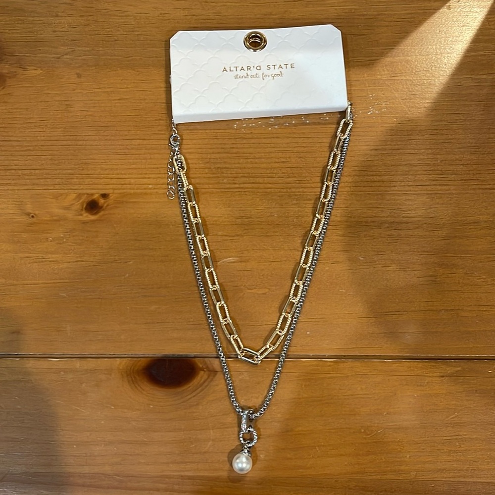 Altar’d State Mixed metal necklace